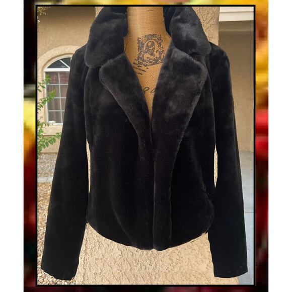 Blank NYC Cropped Open Front Black Faux Fur Jacket Plus Size: L - Picture 2 of 6
